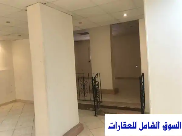 مخزن فاخر 200 متر للإيجار في مدينة نصر - موقع متميز على شارع رئيسي!