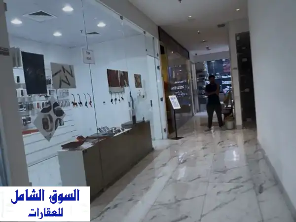 محل تجاري فاخر للإيجار في المباركية - 22 متر - مثالي لخياطة، ألعاب، عطور، أو أي نشاط!