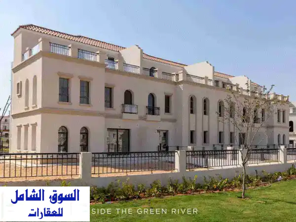 تاون هاوس كورنر فاخر للبيع في كمبوند سيليا -...