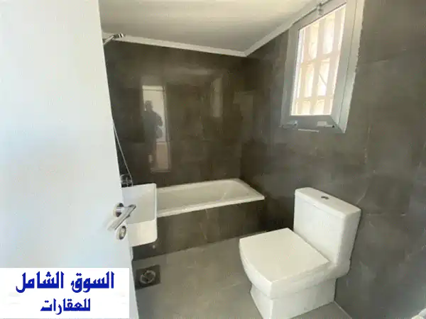 شقة فاخرة للإيجار في الأشرفية - قرب ساسين -  مجددة بالكامل!