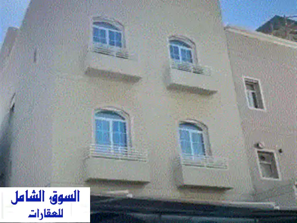 فيلا فاخرة 3 أدوار مع مصعد في كيفان - فرصة ذهبية!