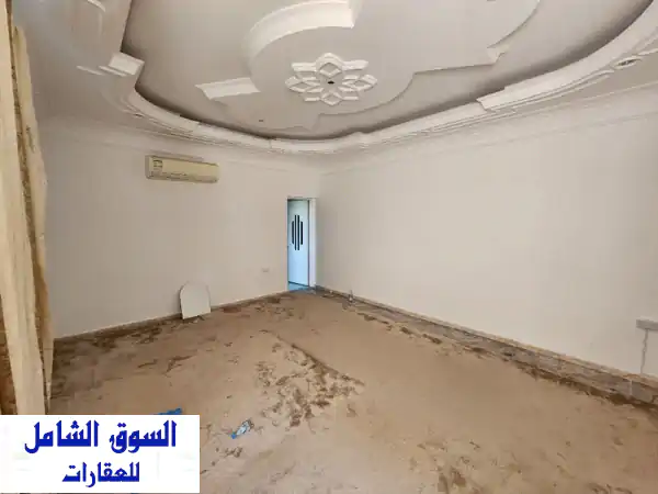 فرصة ذهبية! بيت عربي تقليدي فسيح للبيع في خزام -...