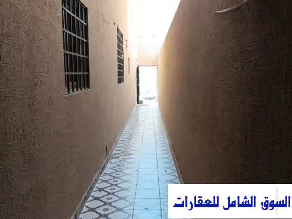 غرفة سائق مُريحة مع حمام خاص - للإيجار الشهري...