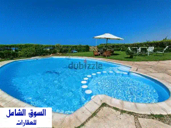 فيلا فاخرة مطلة على البحر في مارينا 5 | حمام سباحة خاص | سعر لا يُفوّت!