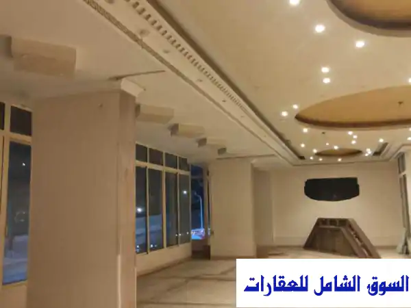 فرصة ذهبية! محل تجاري فاخر للبيع بأبراج أغاخان -...