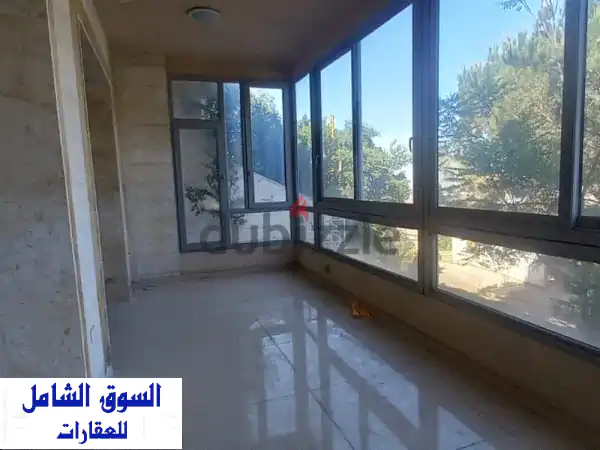 شقة مفروشة للبيع في السحيلة مع حديقة وتراس واسع -...