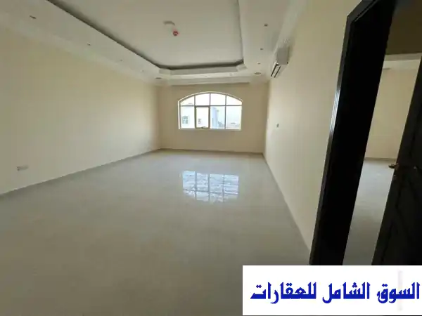 فيلا مستقلة للإيجار السنوي في اليحر العين - 4 غرف...