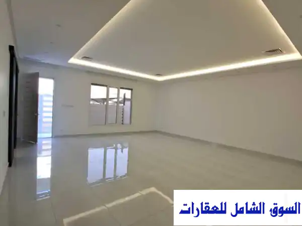 فيلا فاخرة للإيجار في أبو فطيرة - 5 غرف ماستر،...