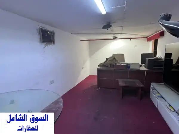 فرصة ذهبية! محل تجاري مميز مع سندرة للإيجار في الشويخ - موقع زاوية!