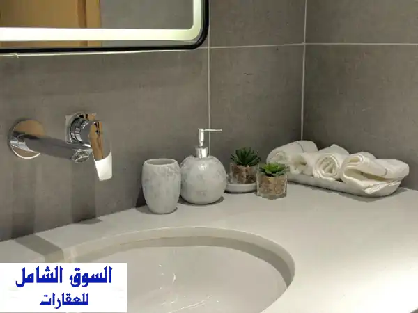 شقق فاخرة للبيع في خور عجمان | من 700,000 درهم فقط! | GJ Properties