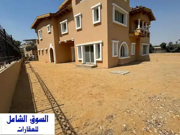 فيلا تاون هاوس فاخرة للبيع في هايد بارك...