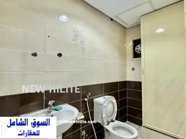 مكتب كامل الطابق في حولي - إطلالات خلابة ومساحة مثالية لأعمالك!