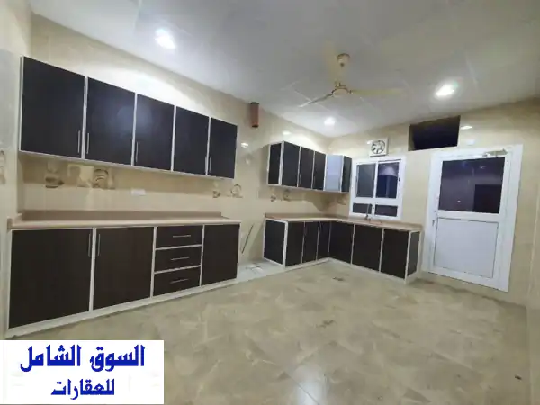 شقة فاخرة على الطراز العربي في الحد - مساحة 215م² - فرصة ذهبية!