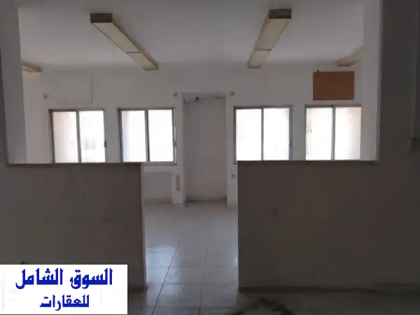 محل تجاري للإيجار السنوي في عجمان - الرميلة - موقع مميز!