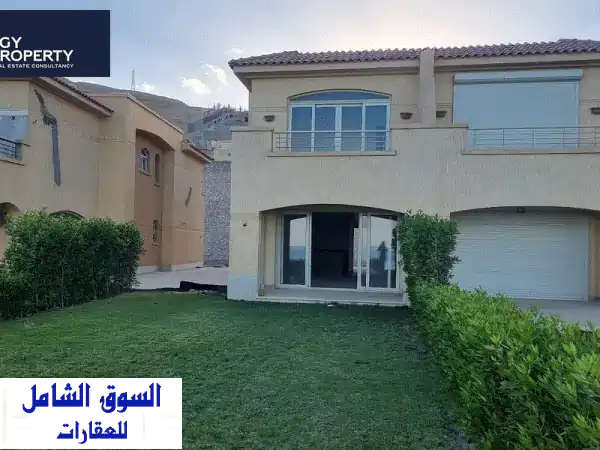 فيلا فاخره كامل التشطيب بحديقة خاصة في تلال السخنة -...