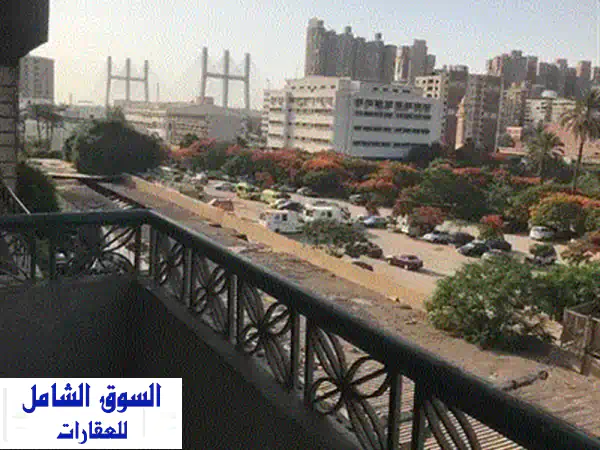 شقة 100 متر للبيع/الإيجار -  موقع متميز في قلب الزيتون الشرقية!