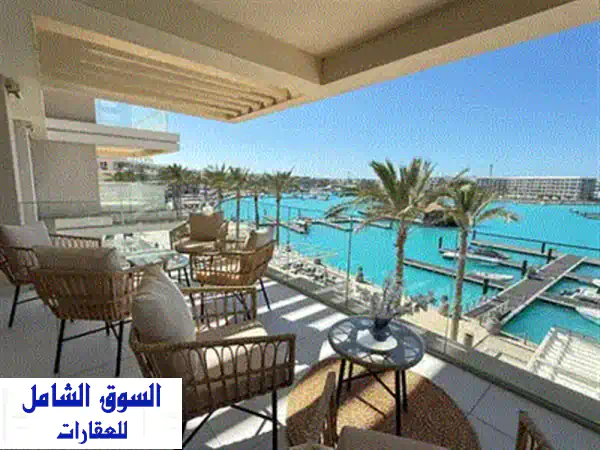 شاليه فاخر للإيجار اليومي في مراسي بلانكا | إطلالة خلابة على حمام السباحة!