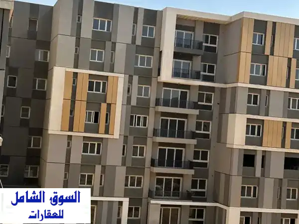 شقة أرضية فاخرة 195م + 110م حديقة! أقل سعر في هاب تاون -...