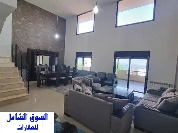 شقة دوبلكس فاخرة للإيجار في قليعات - إطلالة...
