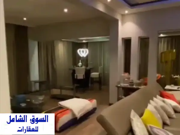 شقة فاخرة للبيع على النيل مباشرةً في الدقي -...