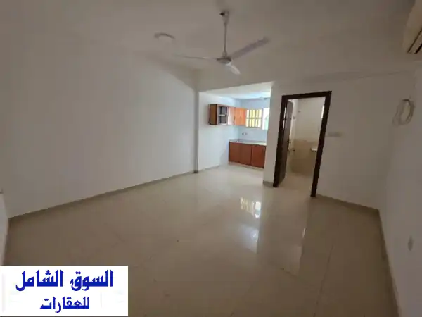 استوديو للإيجار السنوي في الطابق الأرضي...