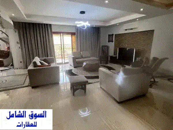 شقة شمسية نصف مفروشة في شارع شوفات جولف بالتجمع الخامس - رفاهية واسعة!