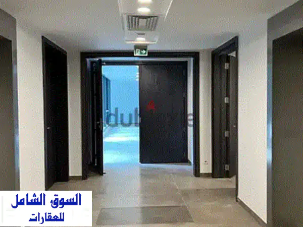 مكتب فاخر 190 متر مربع مع تراس خاص للإيجار في الحازمية - 2500$ فقط!