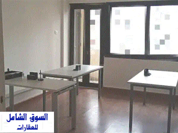 مكتب فاخر للإيجار في سن الفيل - إطلالة بحرية خلابة!