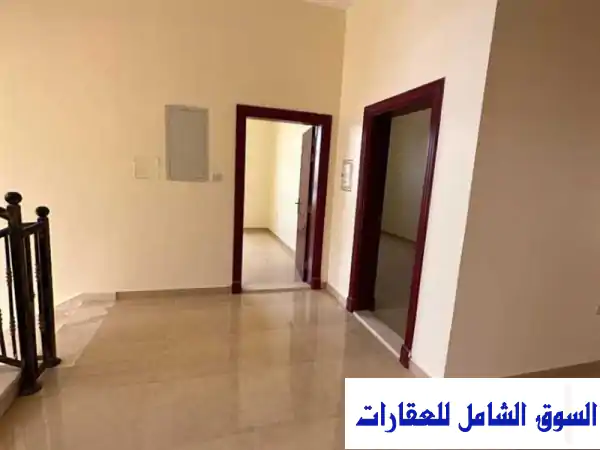 فيلا مستقلة فاخرة للإيجار السنوي في المسعودي، العين - 5 غرف نوم، مساحة 200 متر مربع!