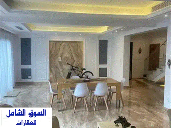 شقة فاخرة للبيع في سيتي جيت (ديار قطر) - تشطيب كامل بموقع مميز!