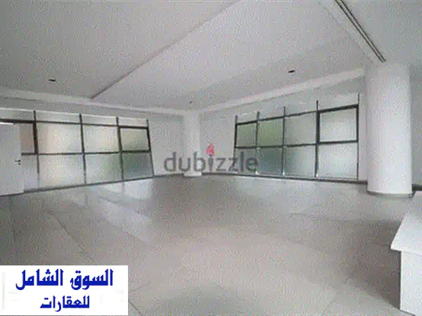 مكتب فاخر للإيجار في الحمرا، بيروت - إطلالة بحرية خلابة!