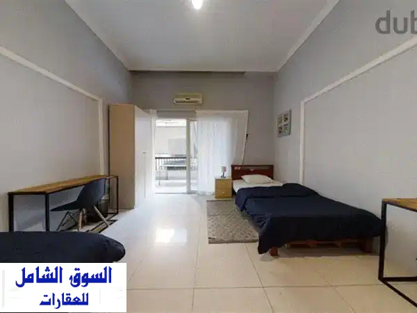 ثلاث شقق فاخرة للبيع في الحمراء، بيروت - 230 متر، 3...