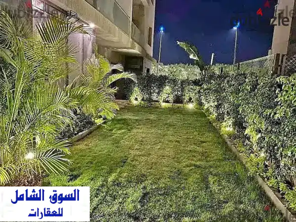 شقة أرضي بجاردن استلام فوري! قلب التجمع الخامس...