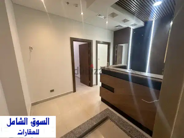 عيادة مُجهّزة للإيجار في مول جيت واي، الرحاب -...