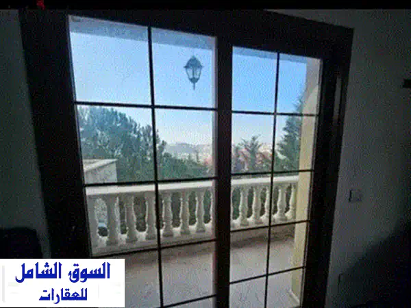 فيلا فاخرة للبيع في عين الجديدة (عاليه) - موقع متميز!