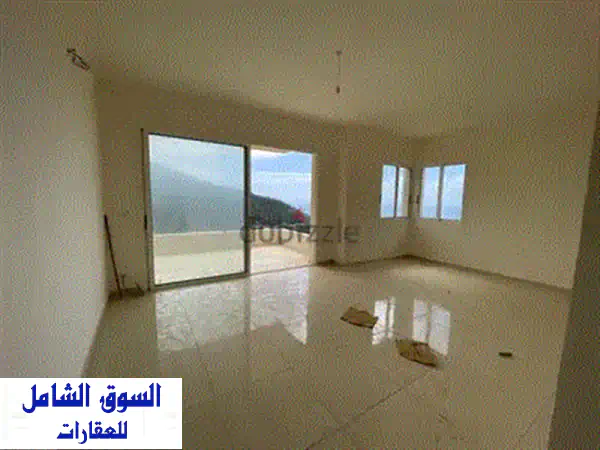 سقف فاخر للبيع في بلاط - فرصة استثمارية رائعة!