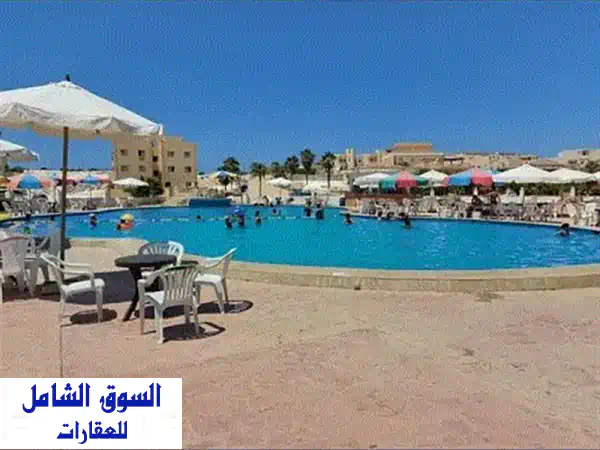 شاليه أرضي فاخر على حمام السباحة بالساحل الشمالي...