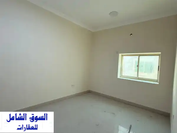 فيلا تجارية فاخرة للإيجار السنوي في الروضة 2 عجمان...