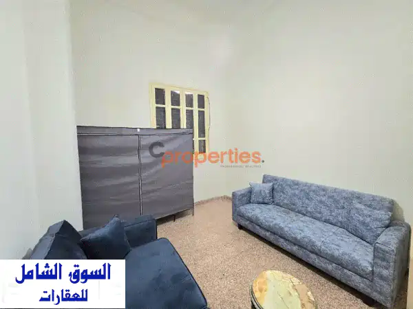 شقة فاخرة للإيجار في الجميزة - قلب بيروت النابض!  (CPBMB1402)