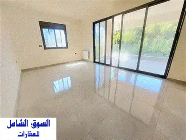 شقة فاخرة للبيع في جوّرت البلوط - تصميم استثنائي وإطلالة خلابة