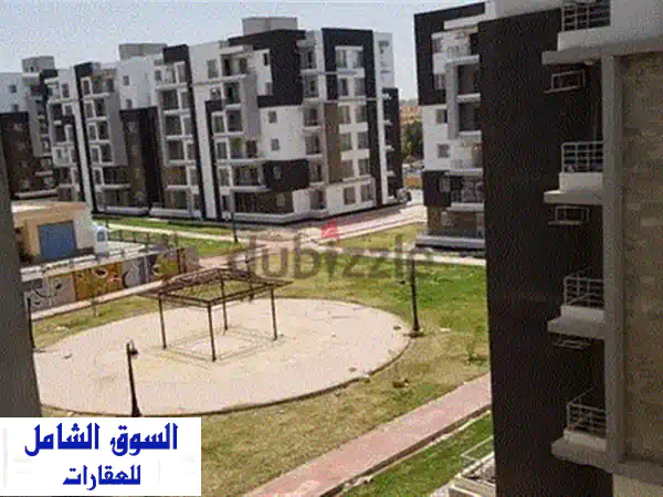 شقة 160م² نصف تشطيب للبيع في الشروق - أمام ماكدونالدز وتيراس مول! فرصة ذهبية!