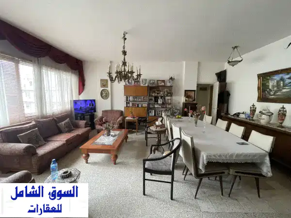 شقة فاخرة للبيع في قلب الأشرفية، بيروت - إطلالة...