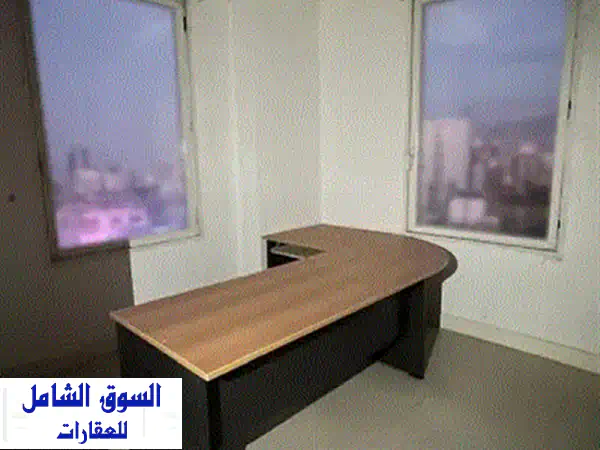 محل تجاري للإيجار في مار الياس - موقع مميز! 60 متر مربع، طابقين!