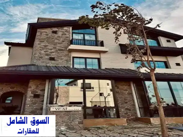 تاون هاوس فاخر للبيع في كمبوند the marQ بالتجمع الخامس...