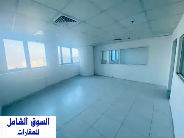 مكتب فاخر للبيع في أبراج الفالكون - مساحة 1200 قدم +...