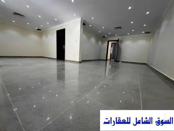 مكتب فخم للإيجار في شرق الكويت - 190 متر مربع - 4 تراخيص...