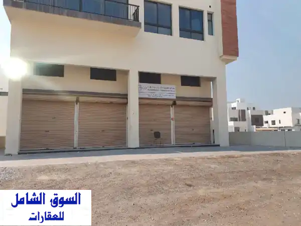 فرصة استثمارية رائعة! بناية تجارية للإيجار في...