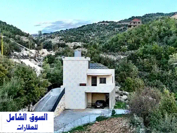 بيت مستقل فاخر مع أرض واسعة للإيجار في مشمش - أنيا