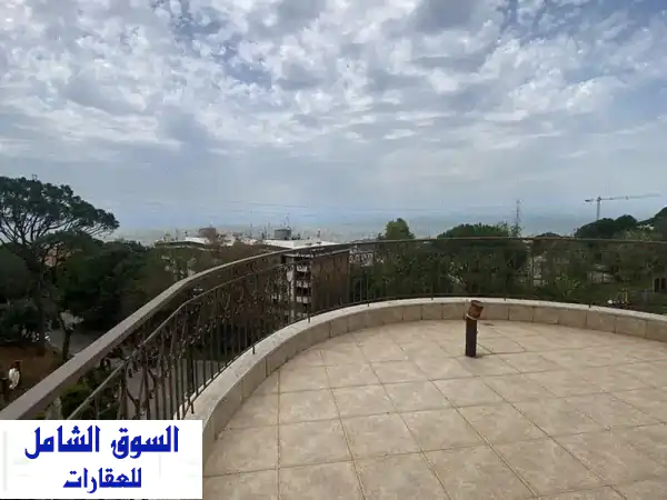 شقة فاخرة للبيع في بيت مري - 4 غرف نوم ماستر + تراس...