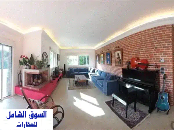 شقة فاخرة للبيع في عين وزين، برومانا - 300 متر + 300...